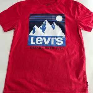 Levi's red and blue mountain graphic tee Size 7/8